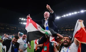 مستقبل جراهام أرنولد مع منتخب العراق: اجتماع حاسم في جدة