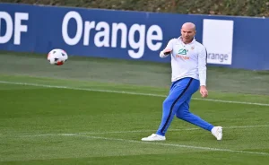 زيدان يحدد موقفه من غياب مبابي عن منتخب فرنسا