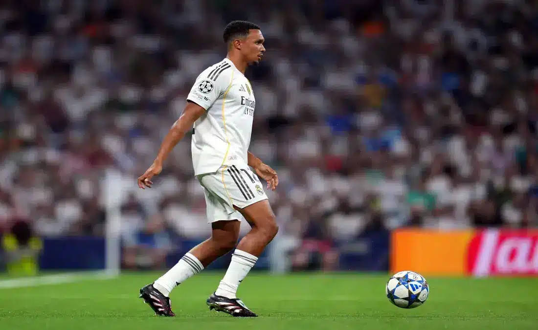 أرنولد يتألق مع إنجلترا ويثير التكهنات حول مستقبله مع ريال مدريد